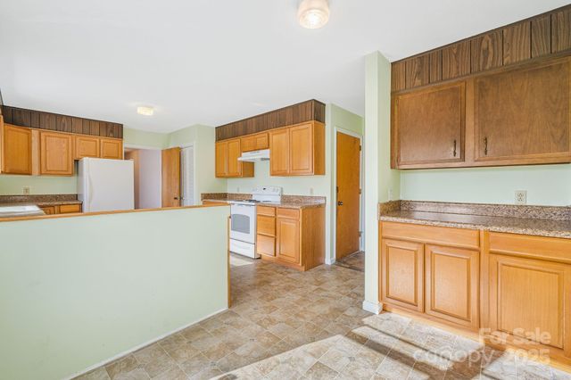 7 Brookshire Road, Leicester, NC 28748