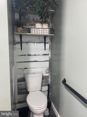 1908 VIRGINIA AVE, Lititz, PA 17543