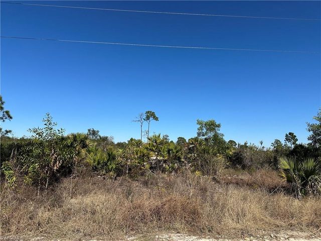7896 1st PL, Labelle, FL 33935