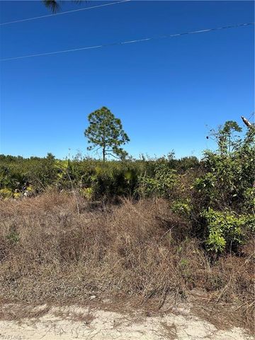 7896 1st PL, Labelle, FL 33935