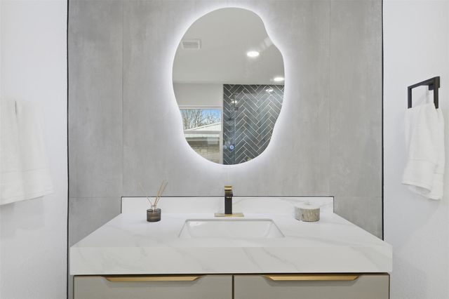 11302 Eubank DR, Austin, TX 78758