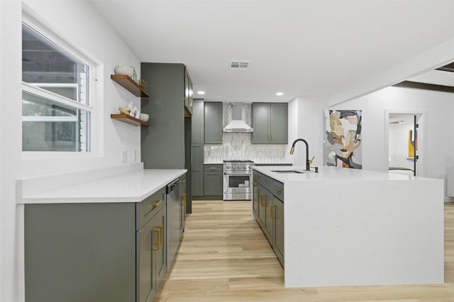 11302 Eubank DR, Austin, TX 78758