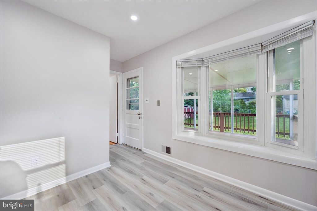 Image 13 of property listing at 115 WOODLAND RD, Gaithersburg, MD 20877