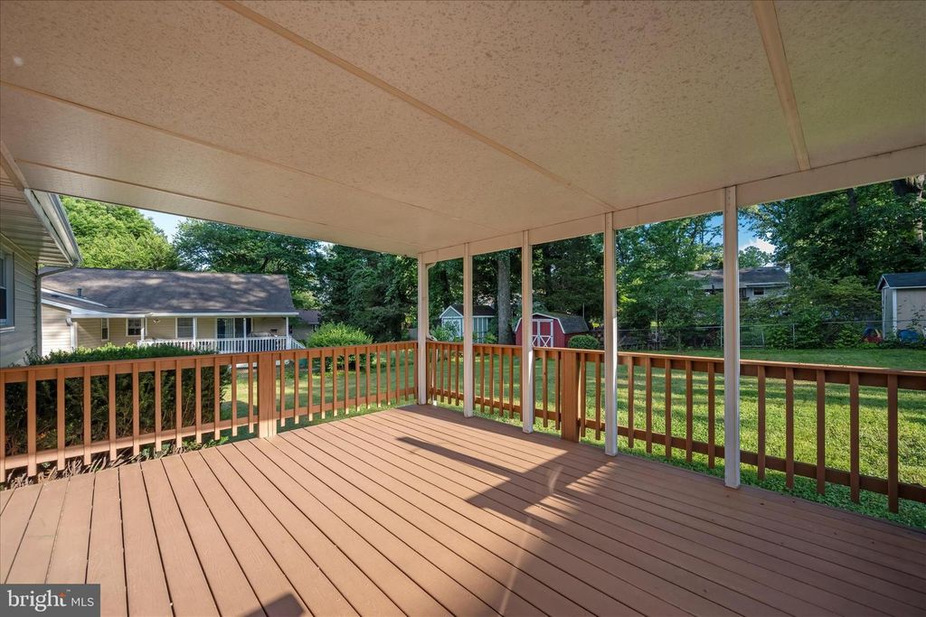 Image 26 of property listing at 115 WOODLAND RD, Gaithersburg, MD 20877