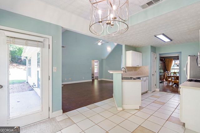 4238 Riviere Point, Gainesville, GA 30507