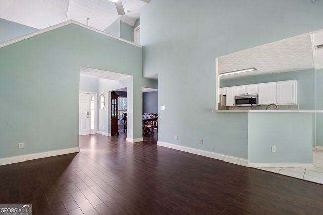 4238 Riviere Point, Gainesville, GA 30507