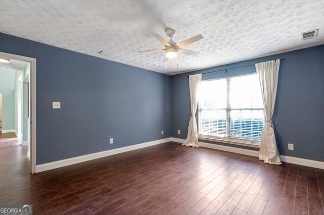 4238 Riviere Point, Gainesville, GA 30507