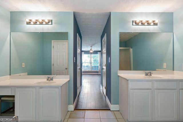 4238 Riviere Point, Gainesville, GA 30507
