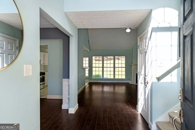 4238 Riviere Point, Gainesville, GA 30507