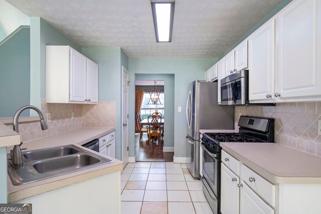 4238 Riviere Point, Gainesville, GA 30507