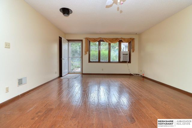 604 G Street, Eagle, NE 68347