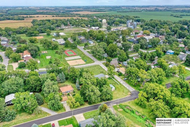 604 G Street, Eagle, NE 68347