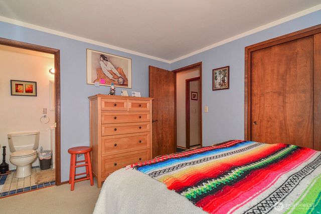 425 SW 183rd Street, Normandy Park, WA 98166
