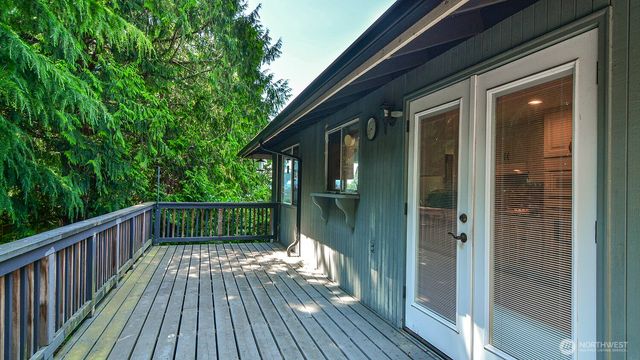 425 SW 183rd Street, Normandy Park, WA 98166