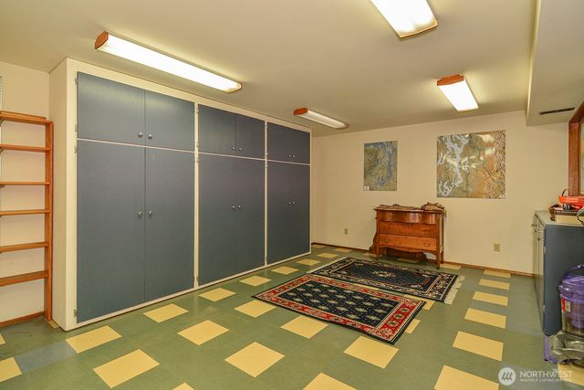 425 SW 183rd Street, Normandy Park, WA 98166