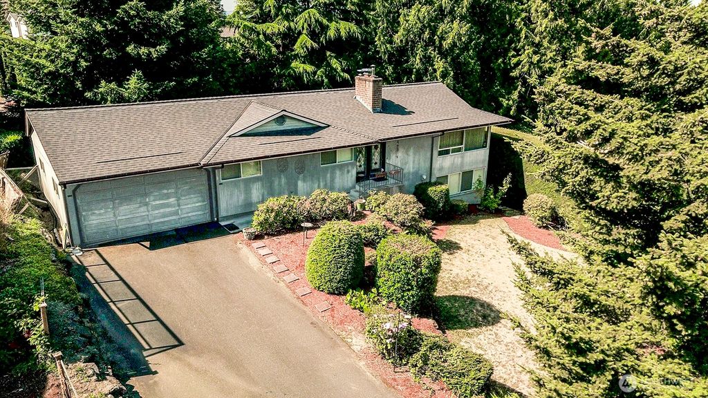 425 SW 183rd Street, Normandy Park, WA 98166