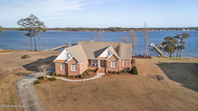 135 Waterway Drive, Havelock, NC 28532