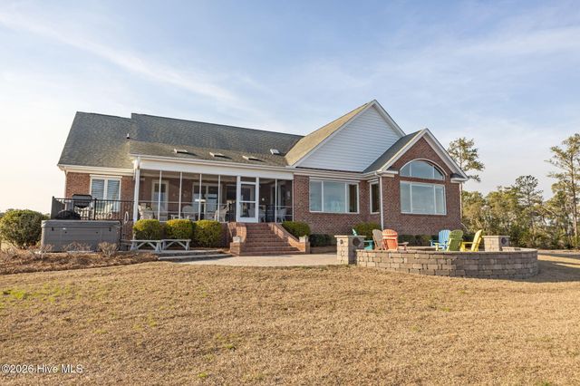 135 Waterway Drive, Havelock, NC 28532