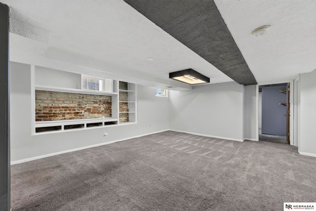 3024 Lincoln Boulevard, Omaha, NE 68131