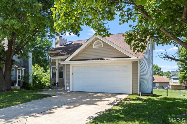 110 Aspencade Circle, St Peters, MO 63376
