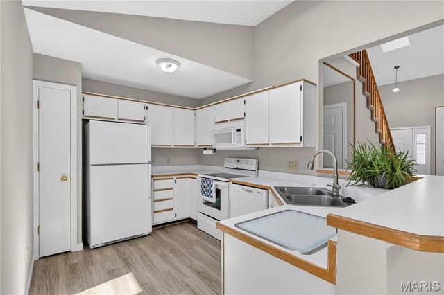 110 Aspencade Circle, St Peters, MO 63376