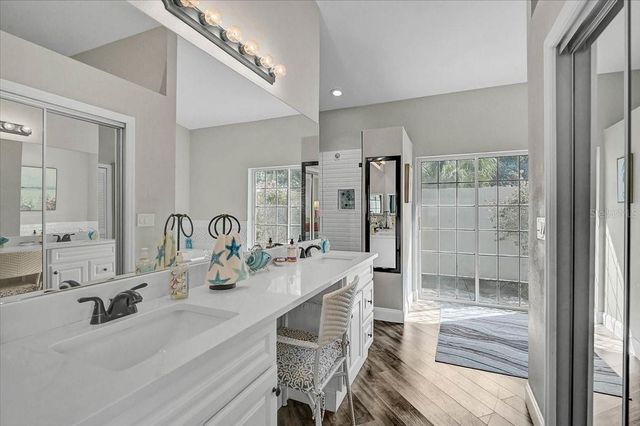 4427 HIGHLAND OAKS CIRCLE, Sarasota, FL 34235