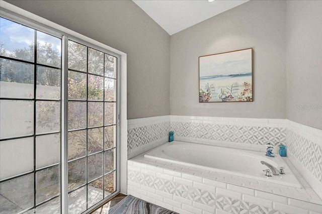 4427 HIGHLAND OAKS CIRCLE, Sarasota, FL 34235