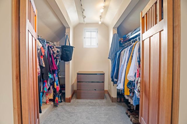 1017 Thomas Avenue S, Minneapolis, MN 55405