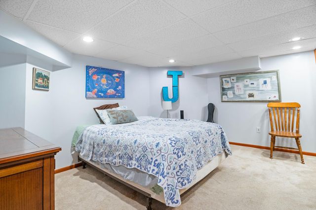 1017 Thomas Avenue S, Minneapolis, MN 55405