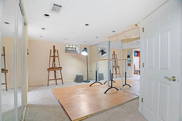 1017 Thomas Avenue S, Minneapolis, MN 55405