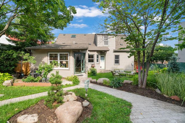 1017 Thomas Avenue S, Minneapolis, MN 55405