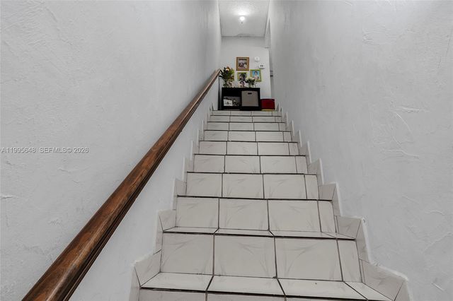 805 W 79th Pl, Hialeah, FL 33014