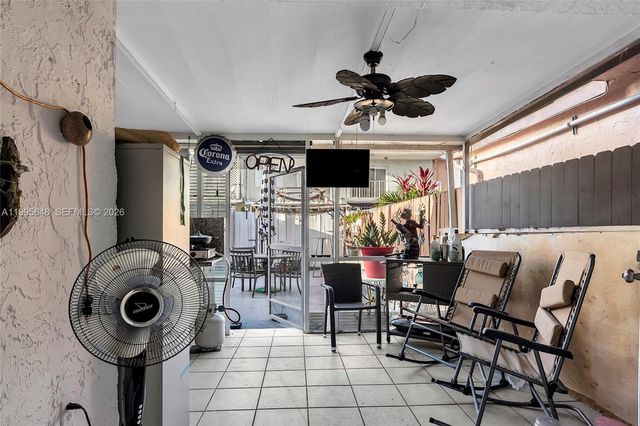 805 W 79th Pl, Hialeah, FL 33014