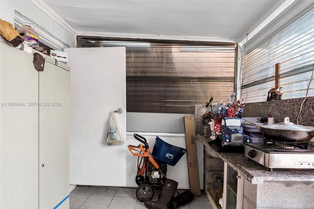 805 W 79th Pl, Hialeah, FL 33014