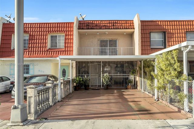 805 W 79th Pl, Hialeah, FL 33014