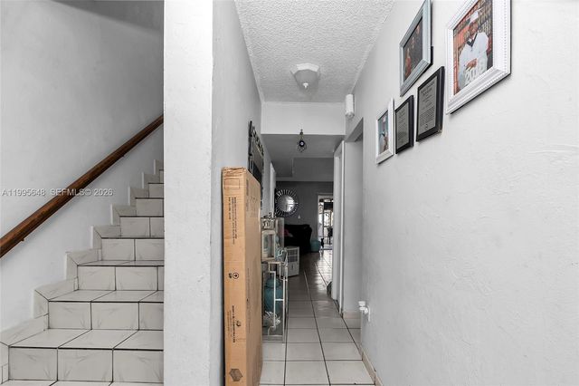 805 W 79th Pl, Hialeah, FL 33014