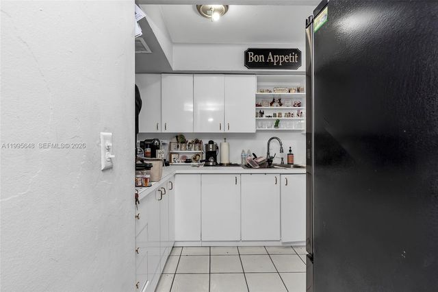 805 W 79th Pl, Hialeah, FL 33014