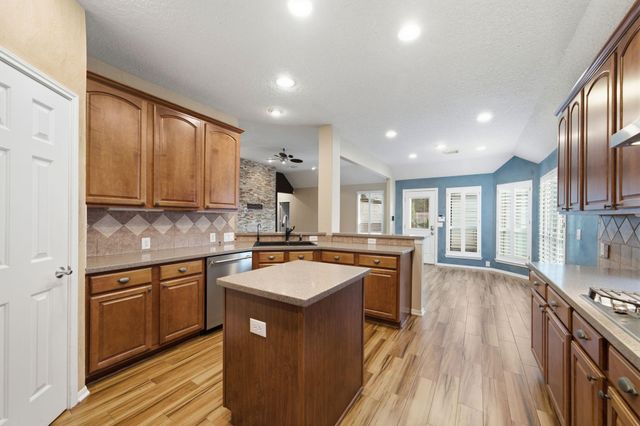 9405 Sundown Drive, Pearland, TX 77584