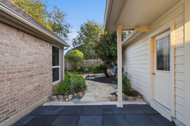 9405 Sundown Drive, Pearland, TX 77584