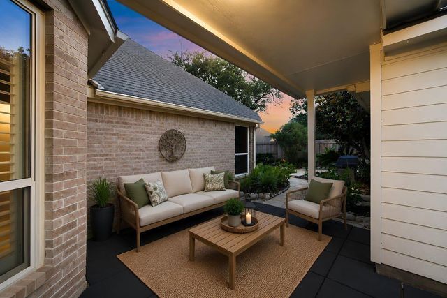 9405 Sundown Drive, Pearland, TX 77584
