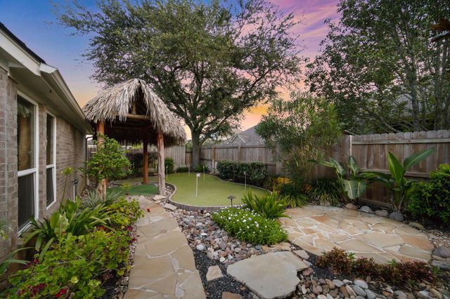9405 Sundown Drive, Pearland, TX 77584