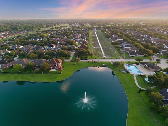 9405 Sundown Drive, Pearland, TX 77584