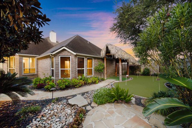 9405 Sundown Drive, Pearland, TX 77584