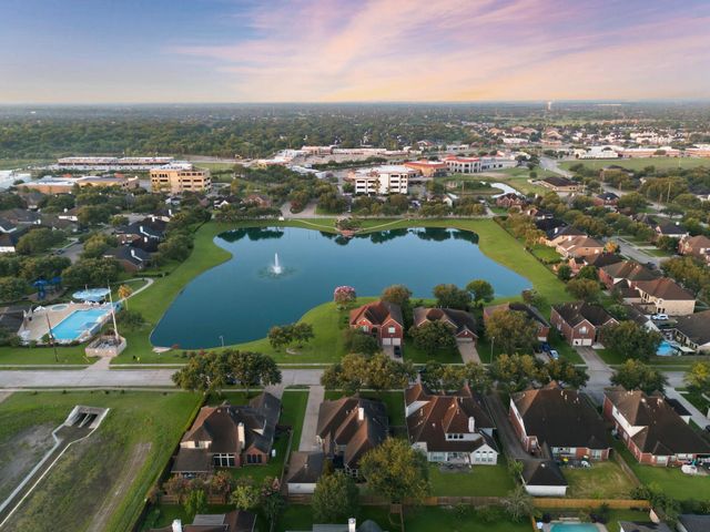 9405 Sundown Drive, Pearland, TX 77584