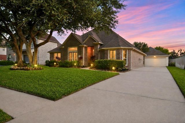 9405 Sundown Drive, Pearland, TX 77584