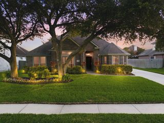 9405 Sundown Drive, Pearland, TX 77584