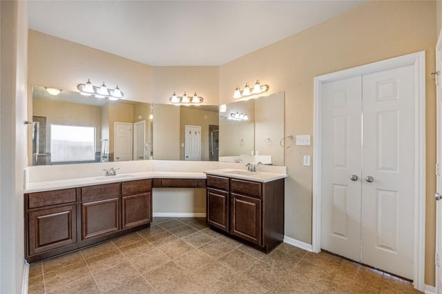1111 Haye Road, Friendswood, TX 77546