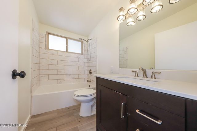 351 S Holcomb Place, Vail, AZ 85641