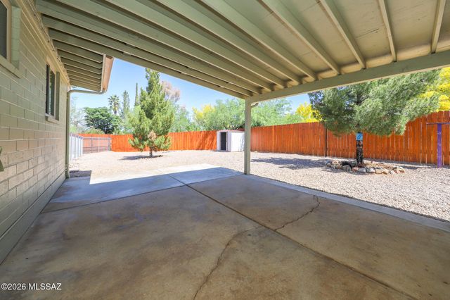 351 S Holcomb Place, Vail, AZ 85641