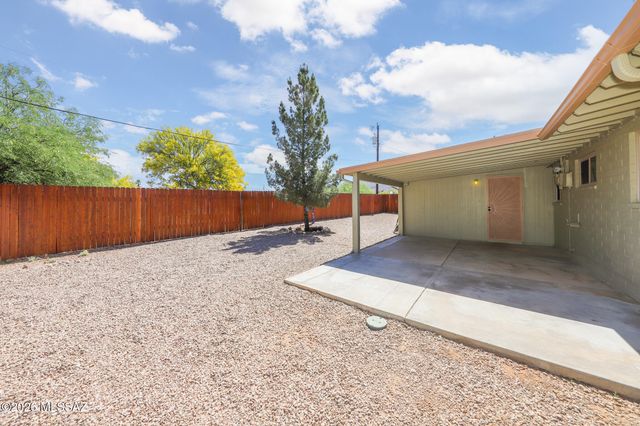351 S Holcomb Place, Vail, AZ 85641